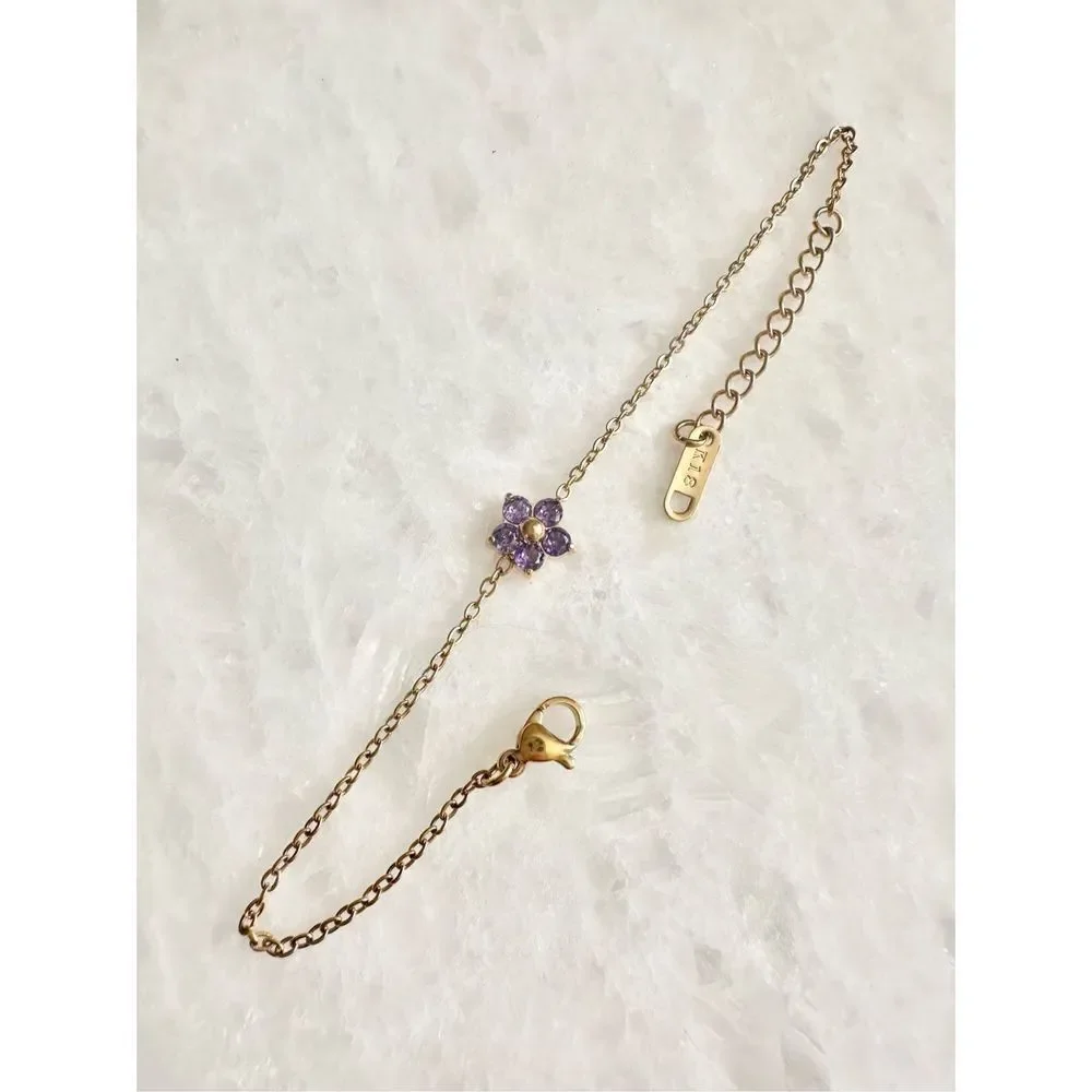 Delicate purple cubic zirconia flower chain bracelet